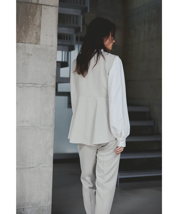 {"color":"\u30d9\u30fc\u30b8\u30e5","info":"model\uff1aH165cm size\uff1aM"}