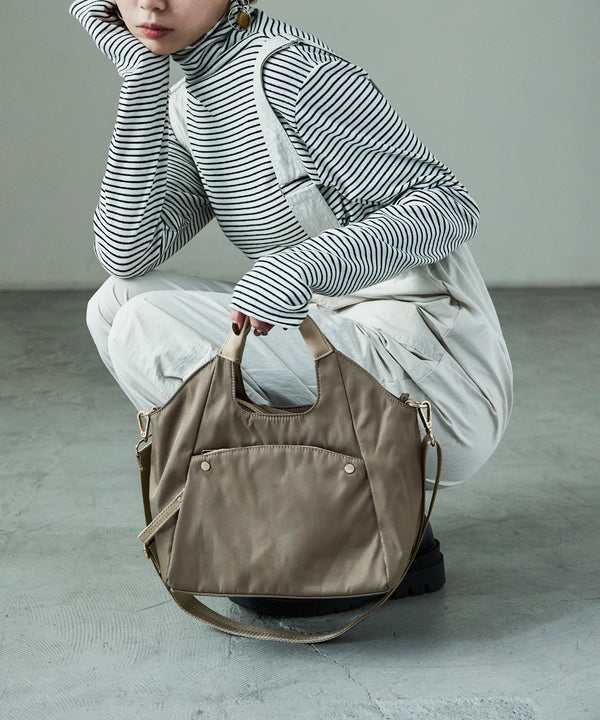 {"color":"\u30b0\u30ec\u30fc\u30b8\u30e5","info":"model\uff1aH158cm size\uff1aF"}