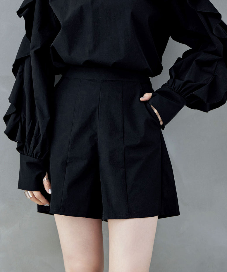 {"color":"\u30d6\u30e9\u30c3\u30af","info":"model\uff1aH170cm size\uff1aM"}