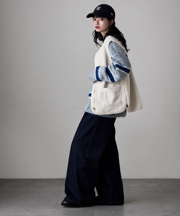 {"color":"\u30db\u30ef\u30a4\u30c8","info":"model\uff1aH163cm size\uff1aM-L"}