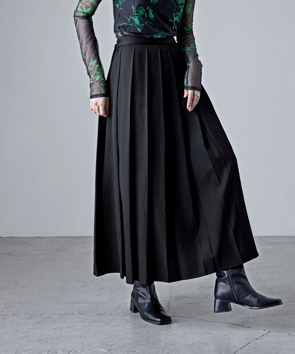 {"color":"\u30d6\u30e9\u30c3\u30af","info":"model\uff1aH170cm size\uff1aM"}