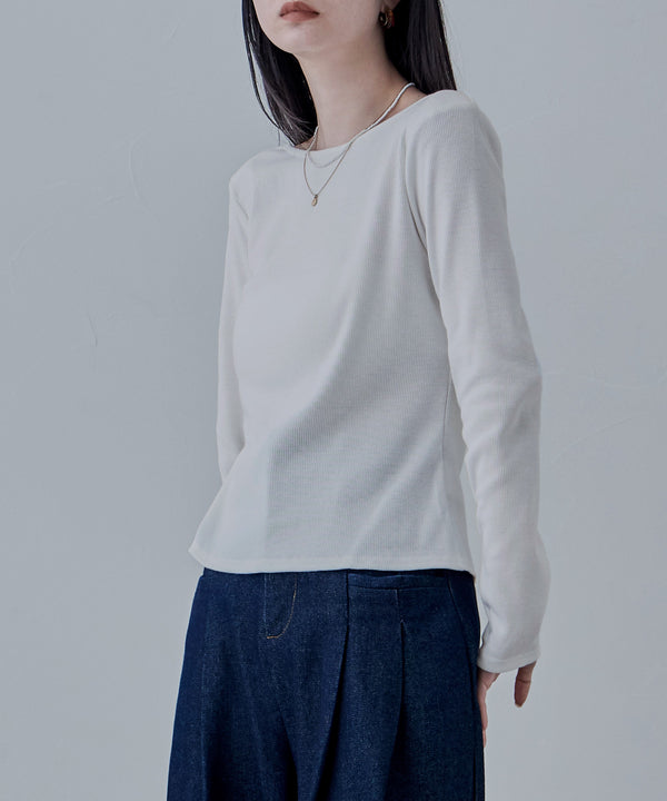 {"color":"\u30aa\u30d5\u30db\u30ef\u30a4\u30c8","info":"model\uff1aH163cm size\uff1aF"}