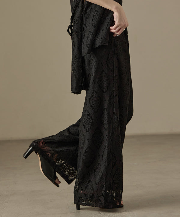 {"color":"\u30d6\u30e9\u30c3\u30af","info":"model\uff1aH158cm size\uff1aM"}
