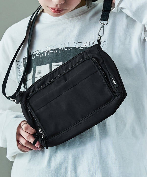 {"color":"\u30d6\u30e9\u30c3\u30af","info":""}