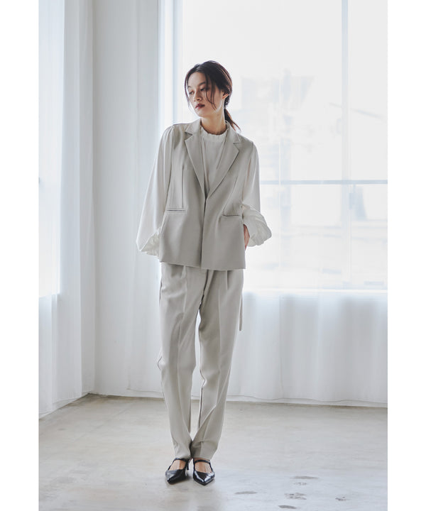 {"color":"\u30d9\u30fc\u30b8\u30e5","info":"model\uff1aH165cm size\uff1aM"}