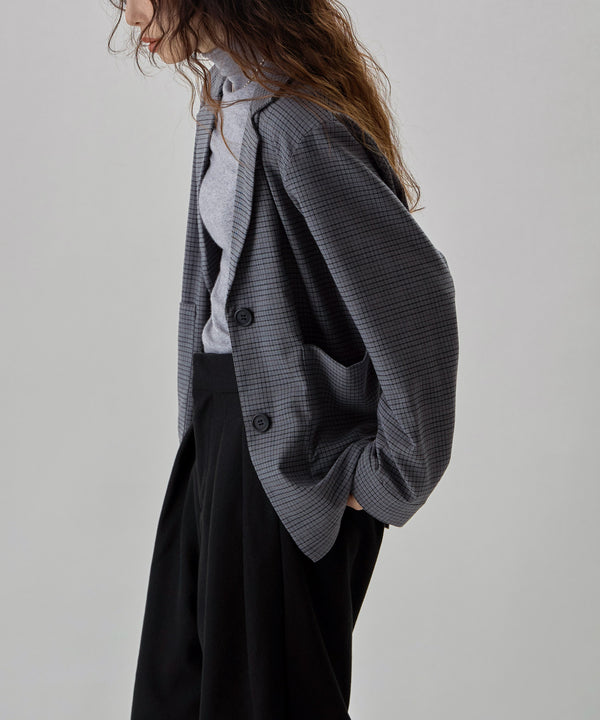 {"color":"\u30b0\u30ec\u30fc","info":"model\uff1aH166cm size\uff1aM"}