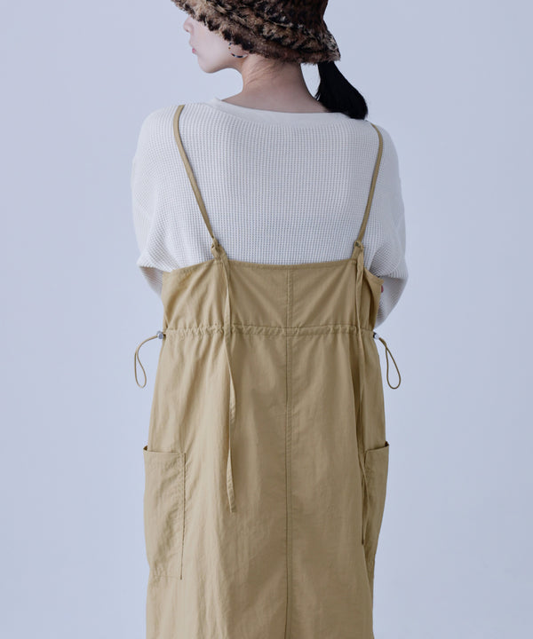 {"color":"\u30d9\u30fc\u30b8\u30e5","info":""}