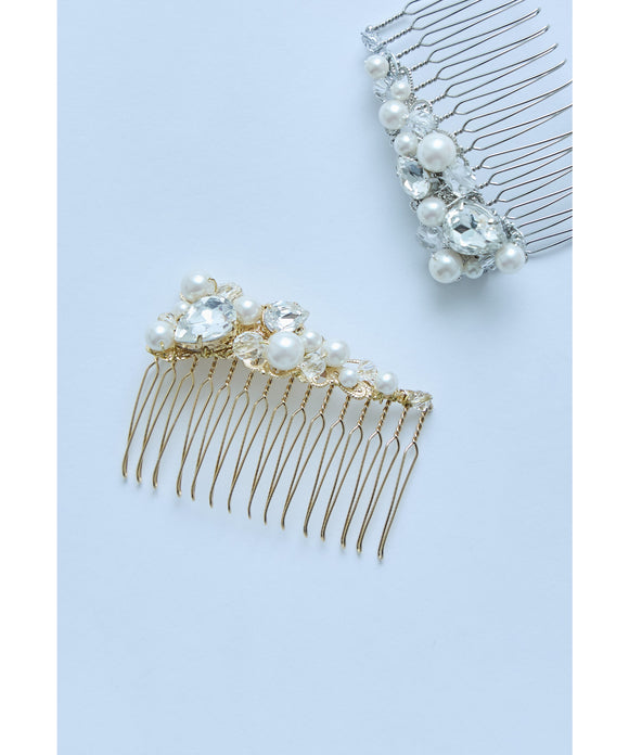 {"color":"\u30b4\u30fc\u30eb\u30c9","info":""}