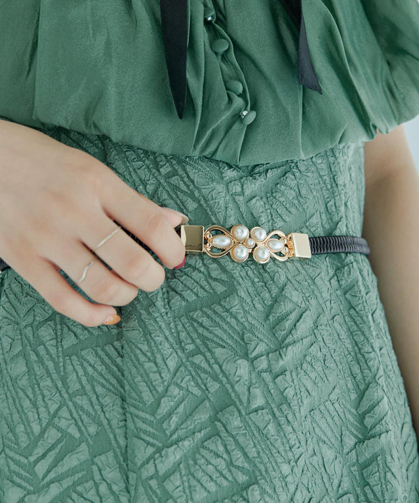 {"color":"\u30d6\u30e9\u30c3\u30af","info":""}