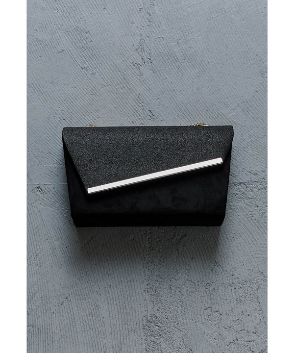 {"color":"\u30d6\u30e9\u30c3\u30af","info":""}