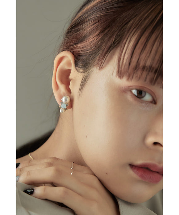 {"color":"\u30b4\u30fc\u30eb\u30c9","info":""}