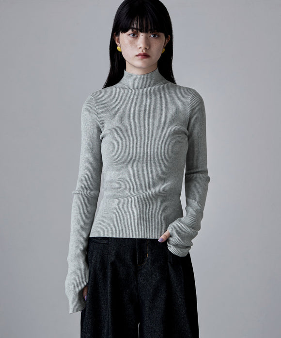 {"color":"\u6762\u30b0\u30ec\u30fc","info":"model\uff1aH163cm size\uff1aF"}