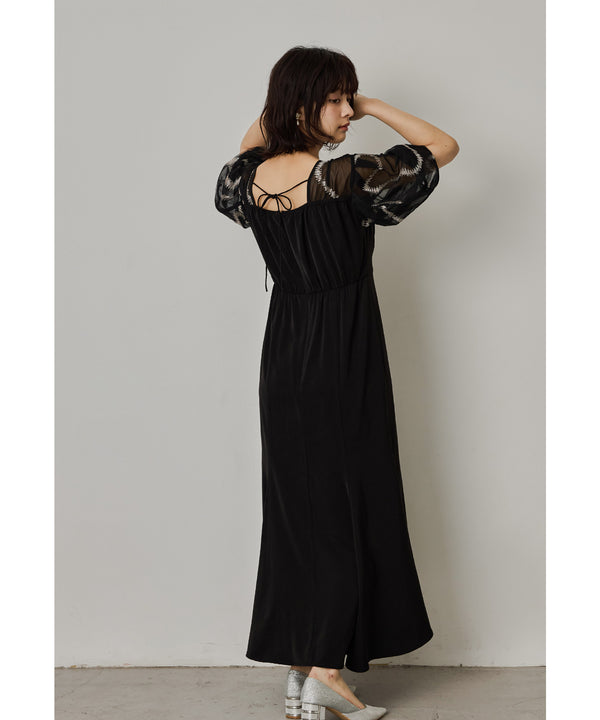 {"color":"\u30d6\u30e9\u30c3\u30af","info":"model\uff1aH161cm size\uff1aM"}