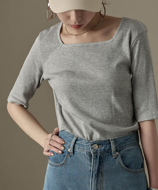 {"color":"\u6762\u30b0\u30ec\u30fc","info":"model\uff1aH158cm size\uff1aM"}