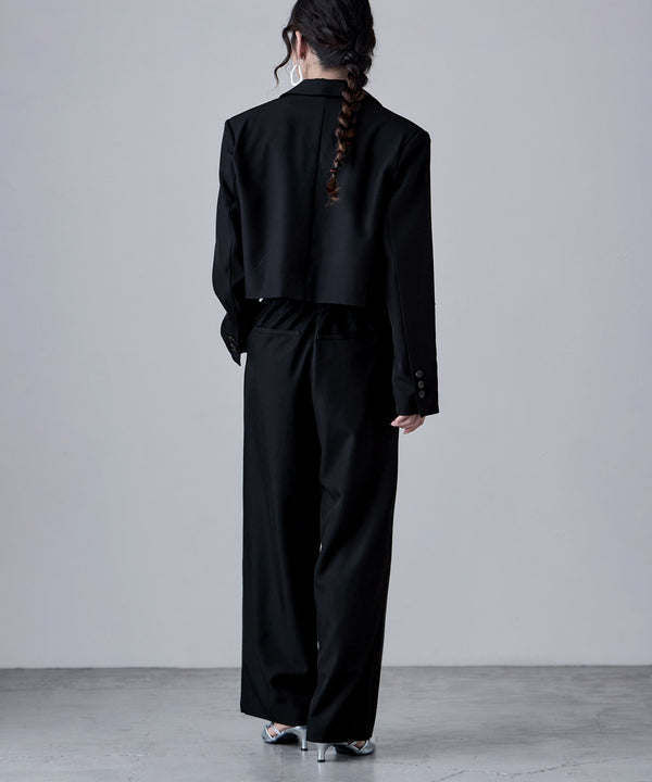 {"color":"\u30d6\u30e9\u30c3\u30af","info":"model\uff1aH166cm size\uff1aM"}