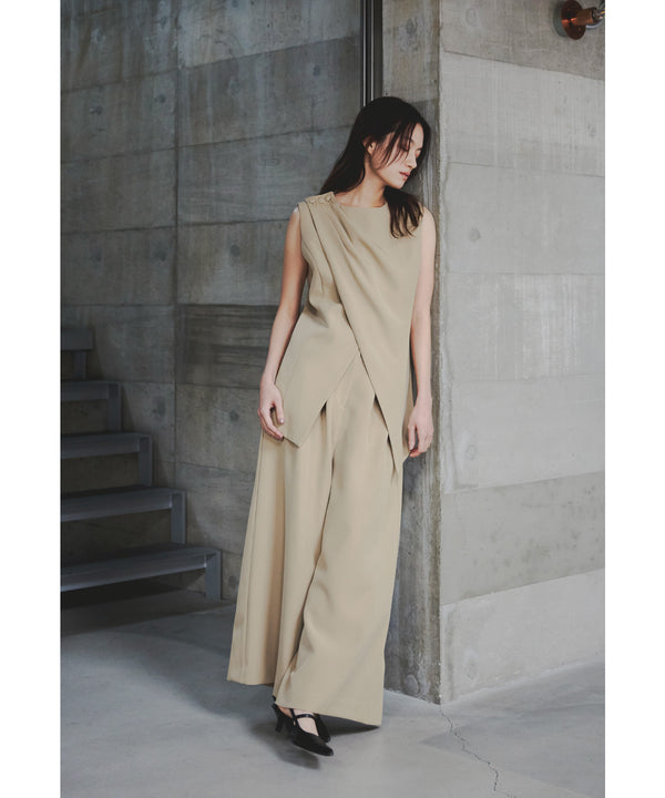 {"color":"\u30d9\u30fc\u30b8\u30e5","info":"model\uff1aH166cm size\uff1aM"}