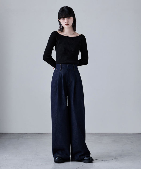 {"color":"\u30d6\u30e9\u30c3\u30af","info":"model\uff1aH163cm size\uff1aM"}