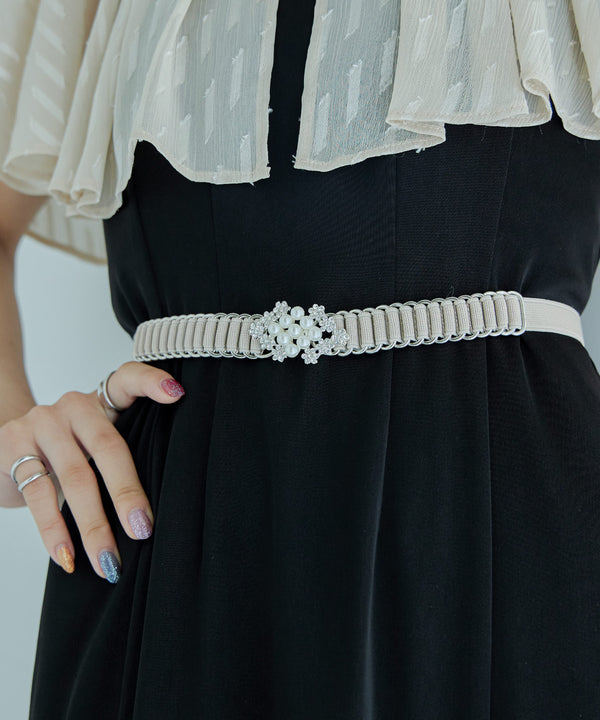 {"color":"\u30d9\u30fc\u30b8\u30e5","info":""}