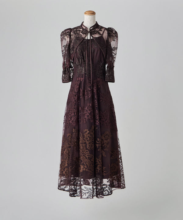 {"color":"\u30d6\u30e9\u30a6\u30f3","info":""}