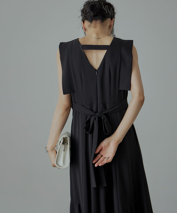 {"color":"\u30d6\u30e9\u30c3\u30af","info":"model\uff1aH167cm size\uff1aM"}