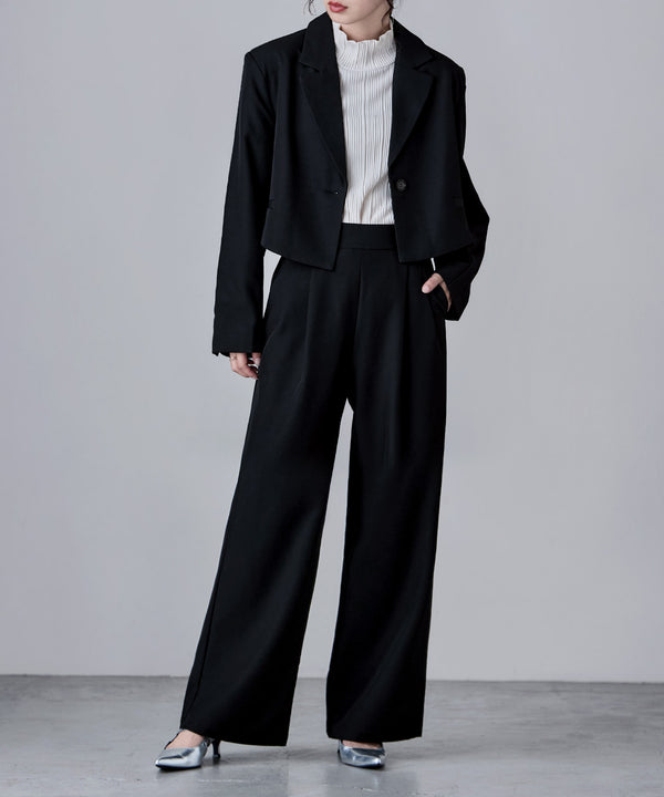 {"color":"\u30d6\u30e9\u30c3\u30af","info":"model\uff1aH166cm size\uff1aM"}