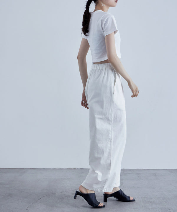 {"color":"\u30db\u30ef\u30a4\u30c8","info":"model\uff1aH170cm size\uff1aM"}