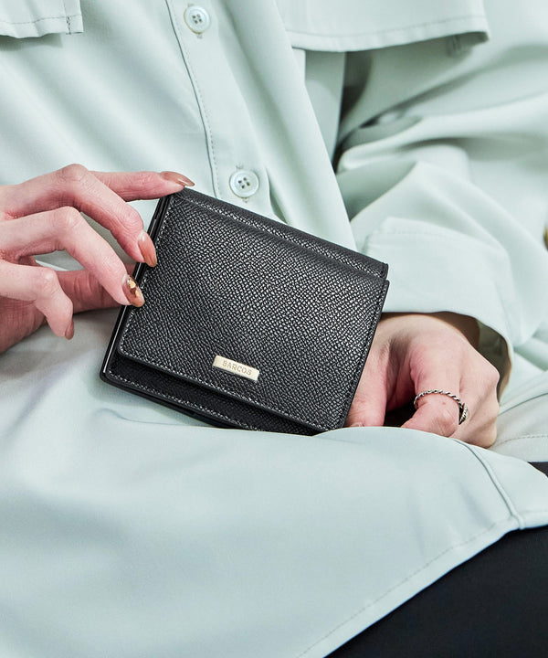 {"color":"\u30d6\u30e9\u30c3\u30af","info":""}