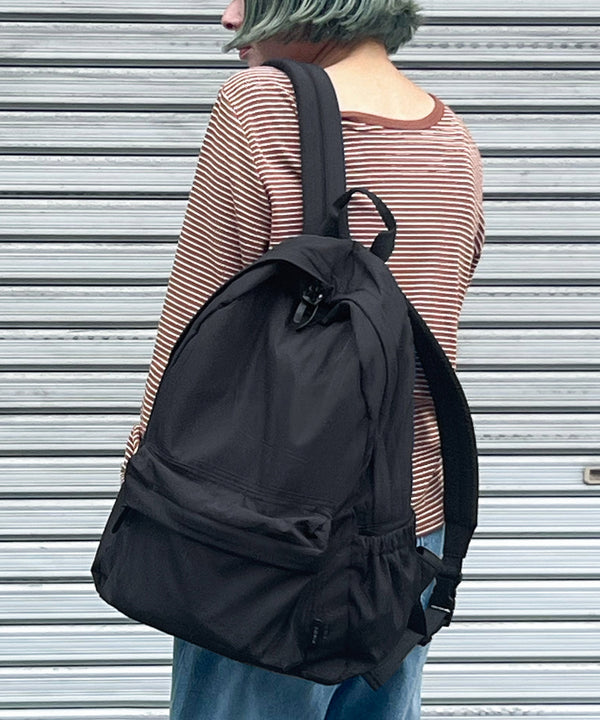{"color":"\u30d6\u30e9\u30c3\u30af","info":"model\uff1aH155cm size\uff1aF"}