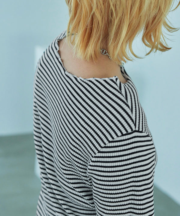 {"color":"\u30dc\u30fc\u30c0\u30fc\u30a2\u30a4\u30dc\u30ea\u30fc","info":""}