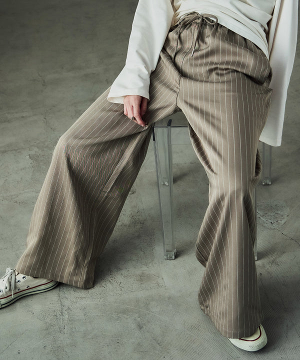 {"color":"\u30b0\u30ec\u30fc\u30b8\u30e5","info":"model\uff1aH158cm size\uff1aM"}