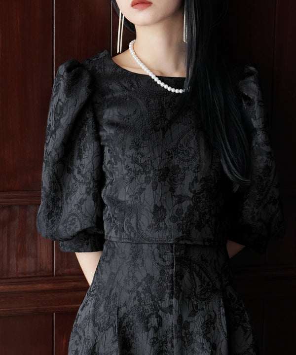 {"color":"\u30d6\u30e9\u30c3\u30af","info":"model\uff1aH163cm size\uff1aM"}