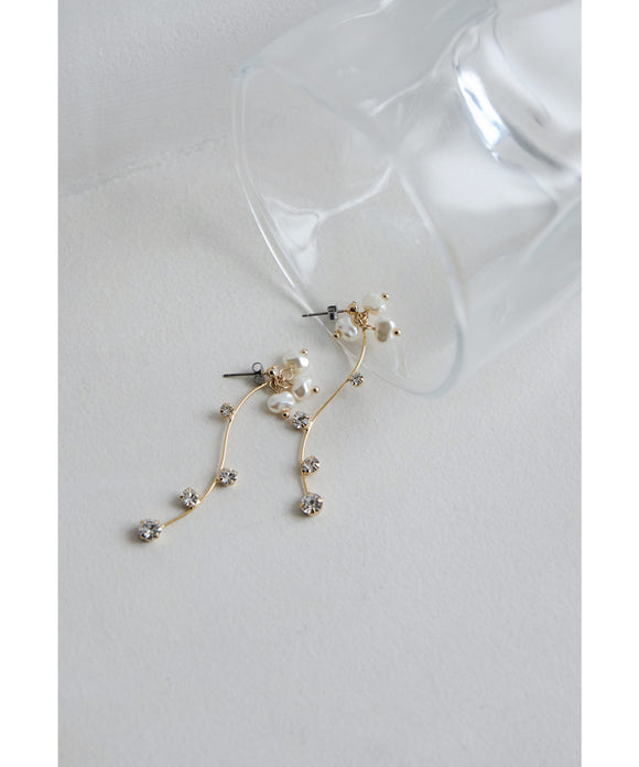 {"color":"\u30aa\u30d5\u30db\u30ef\u30a4\u30c8","info":""}