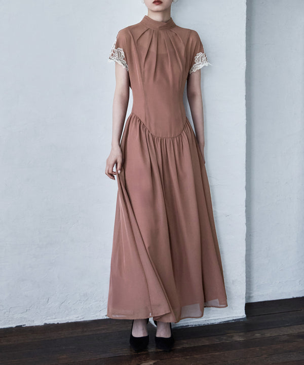 {"color":"\u30a2\u30f3\u30c6\u30a3\u30fc\u30af\u30d4\u30f3\u30af","info":"model\uff1aH163cm size\uff1aM"}