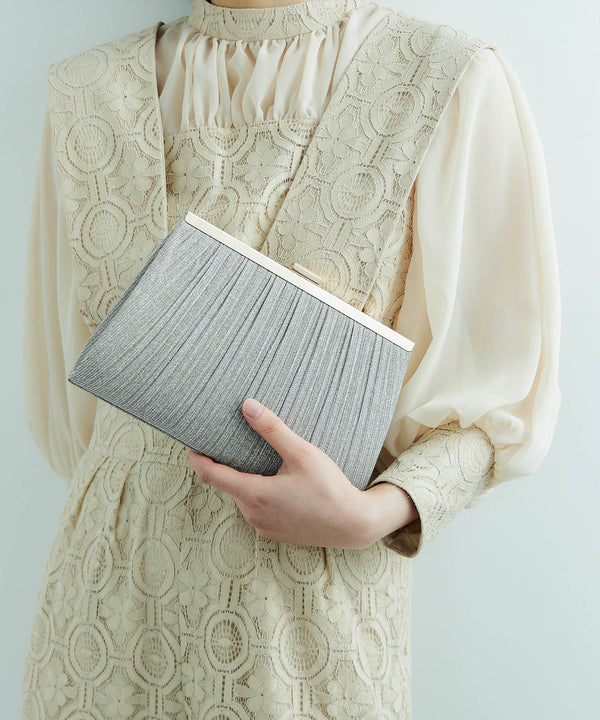 {"color":"\u30b4\u30fc\u30eb\u30c9","info":""}