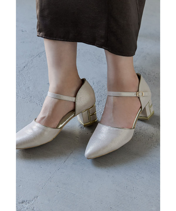 {"color":"\u30d9\u30fc\u30b8\u30e5","info":""}