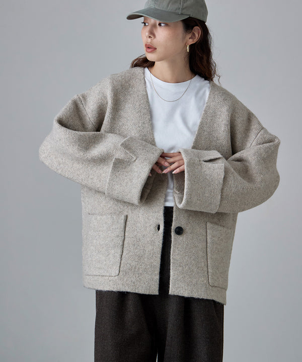 {"color":"\u30d9\u30fc\u30b8\u30e5","info":"model\uff1aH166cm size\uff1aM"}