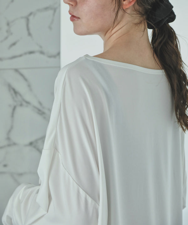 {"color":"\u30aa\u30d5\u30db\u30ef\u30a4\u30c8\u00d7\u30d6\u30e9\u30c3\u30af","info":"model\uff1aH166cm size\uff1aM-L"}