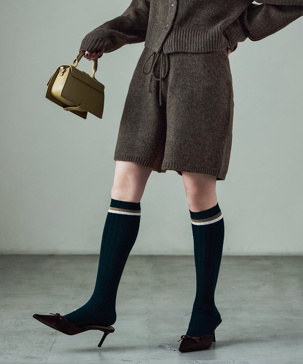 {"color":"\u30d6\u30e9\u30a6\u30f3","info":"model\uff1aH158cm size\uff1aM"}