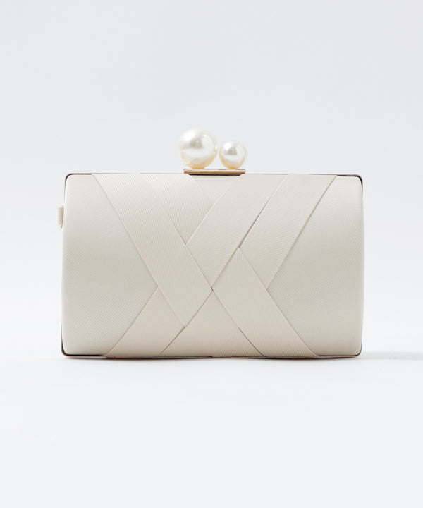 {"color":"\u30d9\u30fc\u30b8\u30e5","info":""}