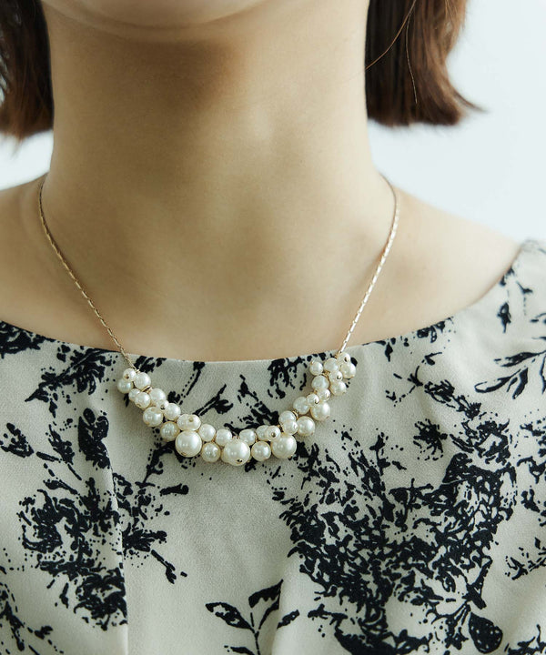 {"color":"\u30aa\u30d5\u30db\u30ef\u30a4\u30c8","info":""}