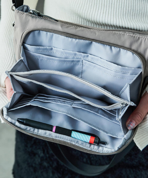 {"color":"\u30b0\u30ec\u30fc","info":""}