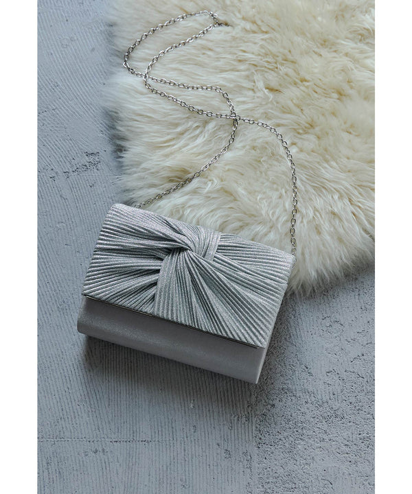 {"color":"\u30b7\u30eb\u30d0\u30fc","info":""}