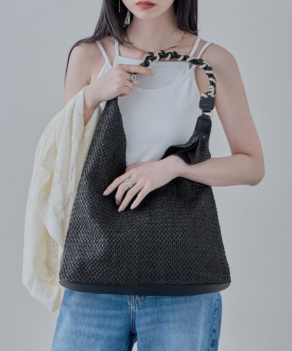 {"color":"\u30d6\u30e9\u30c3\u30af","info":"model\uff1aH163cm size\uff1aF"}