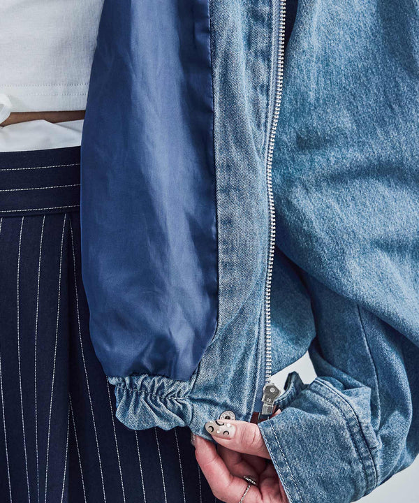 {"color":"","info":""}