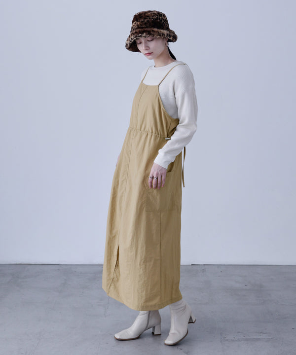 {"color":"\u30d9\u30fc\u30b8\u30e5","info":""}