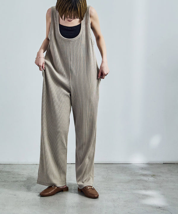 {"color":"\u30b0\u30ec\u30fc\u30b8\u30e5","info":"model\uff1aH158cm size\uff1aM"}