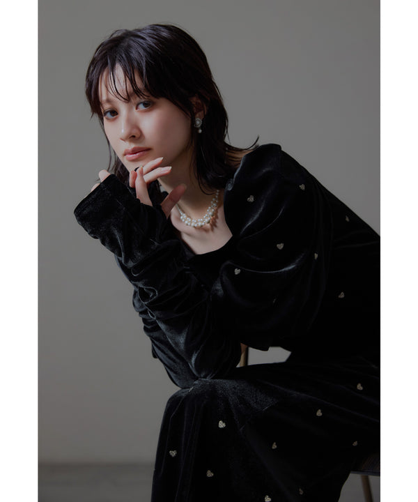 {"color":"\u30d6\u30e9\u30c3\u30af","info":"model\uff1aH166cm size\uff1aM"}