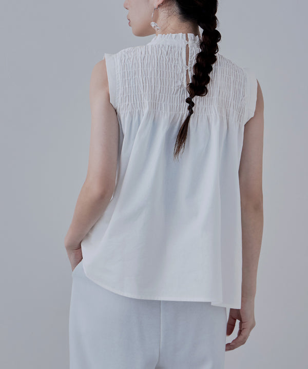 {"color":"\u30db\u30ef\u30a4\u30c8","info":"model\uff1aH166cm size\uff1aM"}
