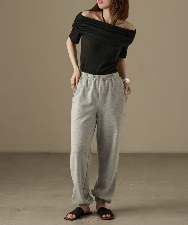 {"color":"\u30d6\u30e9\u30c3\u30af","info":"model\uff1aH158cm size\uff1aF"}