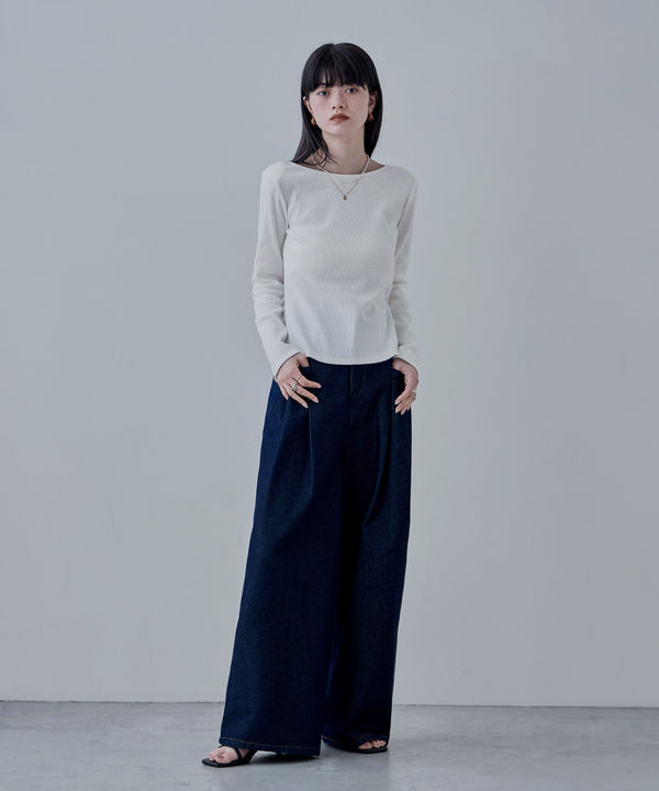 {"color":"\u30aa\u30d5\u30db\u30ef\u30a4\u30c8","info":"model\uff1aH163cm size\uff1aF"}
